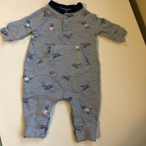 Baby gap onesie